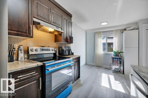 5451 Hill View Crescent Nw, Edmonton, AB - Indoor Photo Showing Kitchen