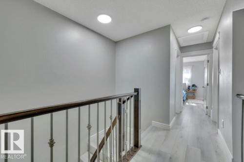 5451 Hill View Crescent Nw, Edmonton, AB - Indoor Photo Showing Other Room