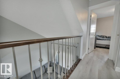 5451 Hill View Crescent Nw, Edmonton, AB - Indoor Photo Showing Other Room