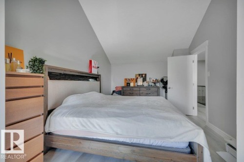 5451 Hill View Crescent Nw, Edmonton, AB - Indoor Photo Showing Bedroom