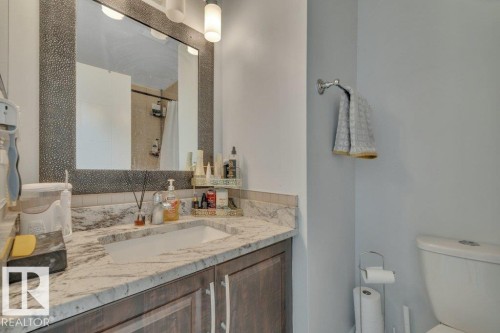 5451 Hill View Crescent Nw, Edmonton, AB - Indoor Photo Showing Bathroom