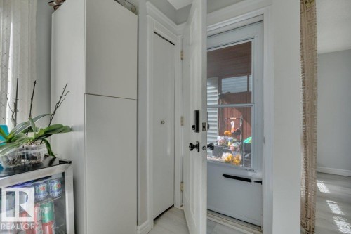 5451 Hill View Crescent Nw, Edmonton, AB - Indoor Photo Showing Other Room