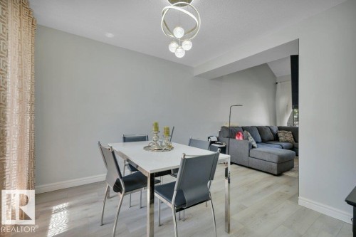 5451 Hill View Crescent Nw, Edmonton, AB - Indoor Photo Showing Other Room