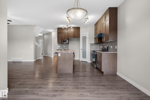 7341 Armour Crescent Sw, Edmonton, AB - Indoor Photo Showing Kitchen