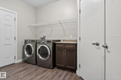 7341 Armour Crescent Sw, Edmonton, AB - Indoor Photo Showing Laundry Room