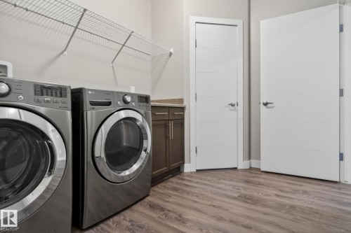 7341 Armour Crescent Sw, Edmonton, AB - Indoor Photo Showing Laundry Room