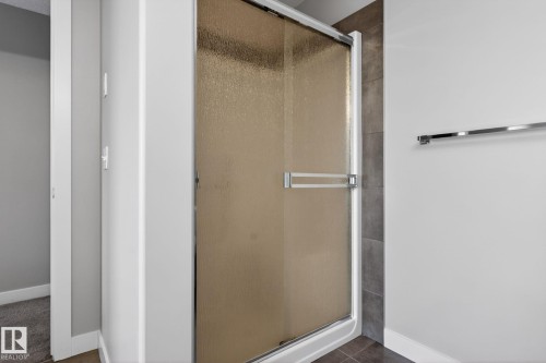 7341 Armour Crescent Sw, Edmonton, AB - Indoor Photo Showing Bathroom