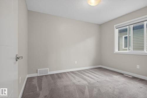 7341 Armour Crescent Sw, Edmonton, AB - Indoor Photo Showing Other Room
