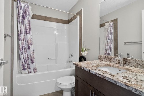 7341 Armour Crescent Sw, Edmonton, AB - Indoor Photo Showing Bathroom