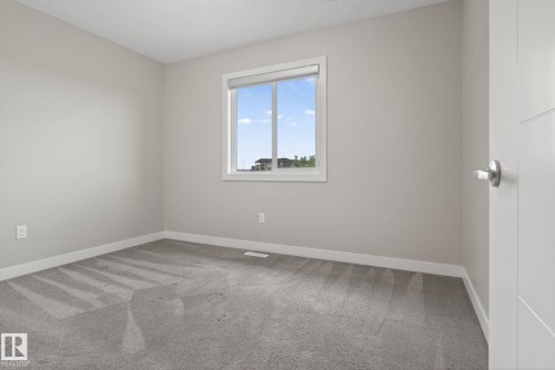 7341 Armour Crescent Sw, Edmonton, AB - Indoor Photo Showing Other Room
