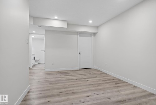 7341 Armour Crescent Sw, Edmonton, AB - Indoor
