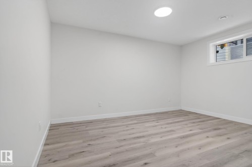 7341 Armour Crescent Sw, Edmonton, AB - Indoor Photo Showing Other Room