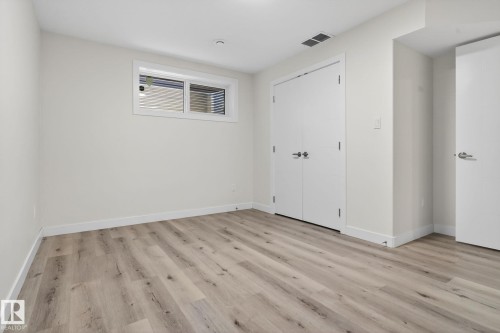 7341 Armour Crescent Sw, Edmonton, AB - Indoor Photo Showing Other Room