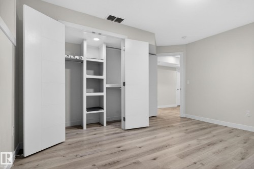 7341 Armour Crescent Sw, Edmonton, AB - Indoor Photo Showing Other Room