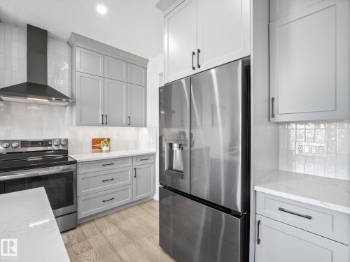 34 Edgefield Way, St. Albert, AB - Indoor Photo Showing Kitchen