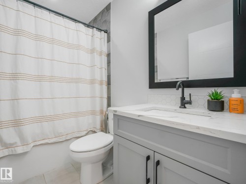 34 Edgefield Way, St. Albert, AB - Indoor Photo Showing Bathroom