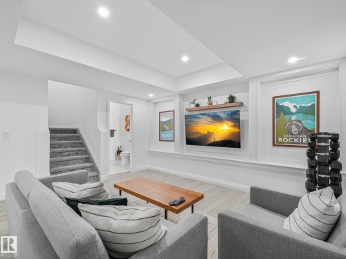 34 Edgefield Way, St. Albert, AB - Indoor Photo Showing Living Room