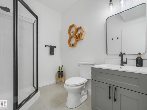 34 Edgefield Way, St. Albert, AB - Indoor Photo Showing Bathroom