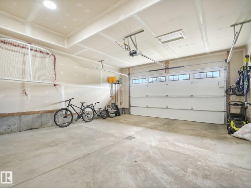 34 Edgefield Way, St. Albert, AB - Indoor Photo Showing Garage