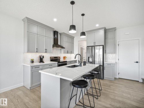 34 Edgefield Way, St. Albert, AB - Indoor Photo Showing Kitchen With Double Sink With Upgraded Kitchen
