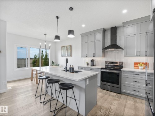 34 Edgefield Way, St. Albert, AB - Indoor Photo Showing Kitchen With Upgraded Kitchen