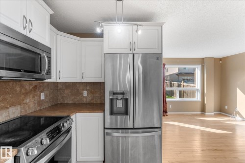 65 Ashby Gardens, Spruce Grove, AB - Indoor Photo Showing Kitchen