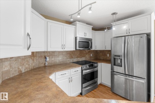 65 Ashby Gardens, Spruce Grove, AB - Indoor Photo Showing Kitchen