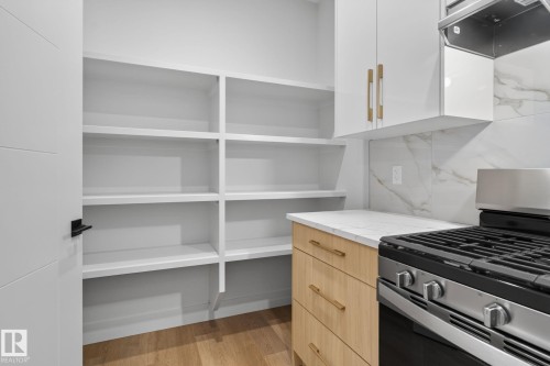 15728 9 Street Ne, Edmonton, AB - Indoor With Storage