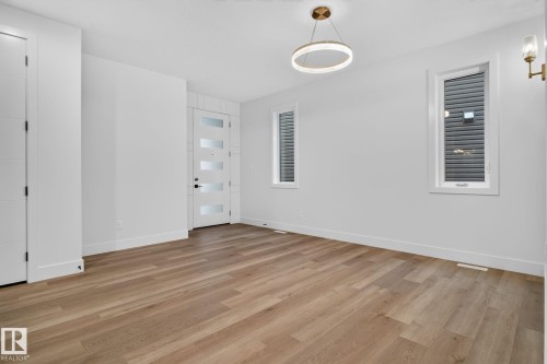 15728 9 Street Ne, Edmonton, AB - Indoor Photo Showing Other Room