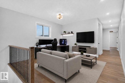 15728 9 Street Ne, Edmonton, AB - Indoor Photo Showing Living Room