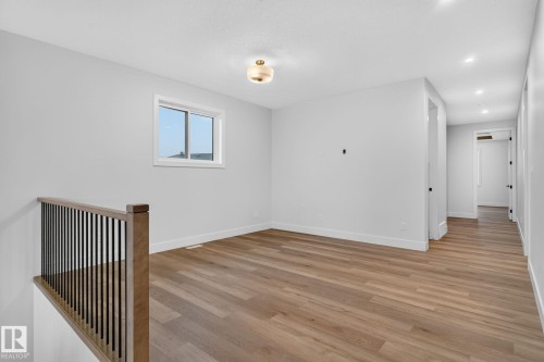 15728 9 Street Ne, Edmonton, AB - Indoor Photo Showing Other Room