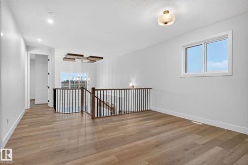 15728 9 Street Ne, Edmonton, AB - Indoor Photo Showing Other Room