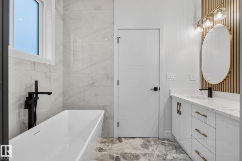 15728 9 Street Ne, Edmonton, AB - Indoor Photo Showing Bathroom