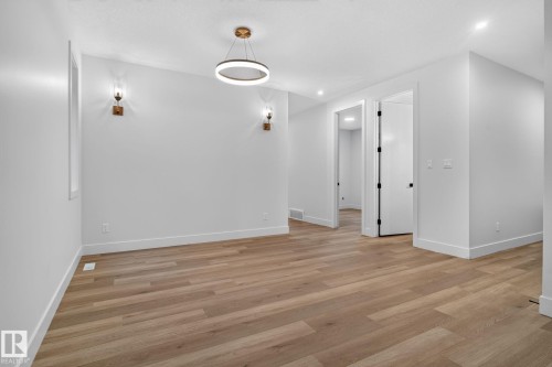 15728 9 Street Ne, Edmonton, AB - Indoor Photo Showing Other Room