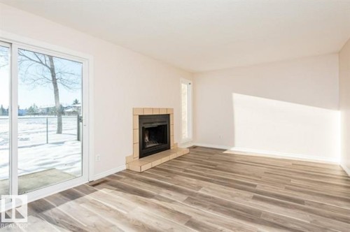 950 LAKEWOOD Road Northwest , Edmonton, AB T6K 3X1 4