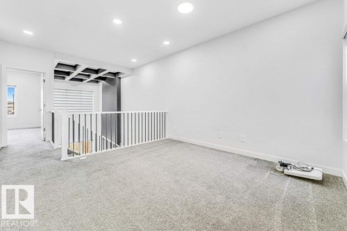 5140 23 Avenue Sw, Edmonton, AB - Indoor Photo Showing Other Room