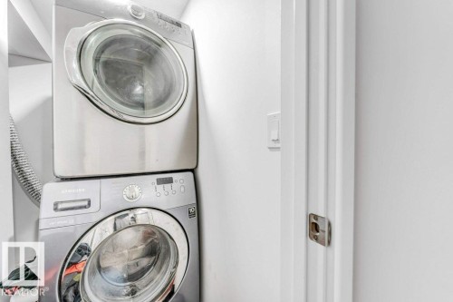5140 23 Avenue Sw, Edmonton, AB - Indoor Photo Showing Laundry Room