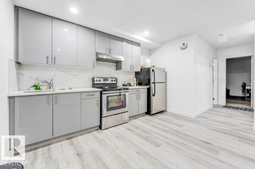 5140 23 Avenue Sw, Edmonton, AB - Indoor Photo Showing Kitchen