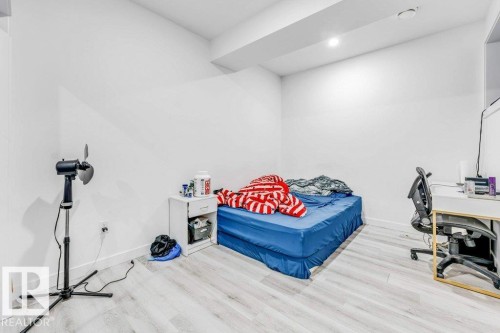 5140 23 Avenue Sw, Edmonton, AB - Indoor Photo Showing Other Room