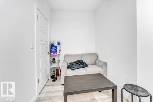 5140 23 Avenue Sw, Edmonton, AB - Indoor Photo Showing Other Room