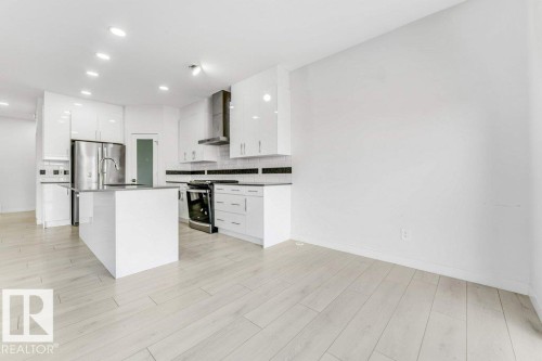 5140 23 Avenue Sw, Edmonton, AB - Indoor Photo Showing Kitchen With Upgraded Kitchen