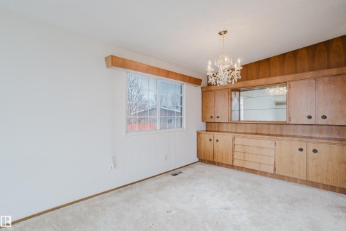 9536 151 Avenue Nw, Edmonton, AB - Indoor Photo Showing Other Room