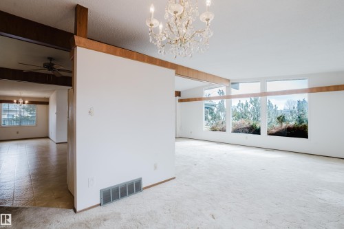 9536 151 Avenue Nw, Edmonton, AB - Indoor Photo Showing Other Room