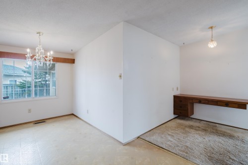9536 151 Avenue Nw, Edmonton, AB - Indoor Photo Showing Other Room