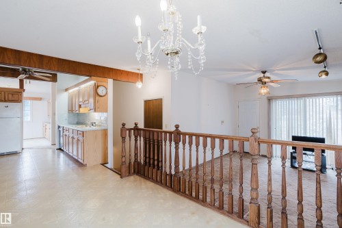 9536 151 Avenue Nw, Edmonton, AB - Indoor