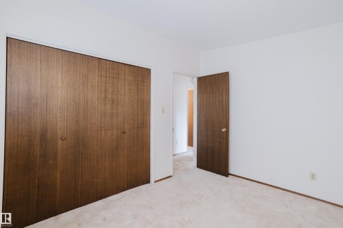 9536 151 Avenue Nw, Edmonton, AB - Indoor Photo Showing Other Room