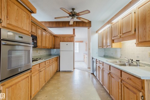 9536 151 Avenue Nw, Edmonton, AB - Indoor Photo Showing Kitchen With Double Sink