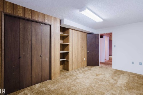 9536 151 Avenue Nw, Edmonton, AB - Indoor Photo Showing Other Room