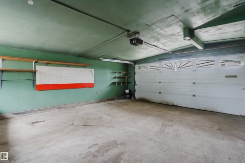 9536 151 Avenue Nw, Edmonton, AB - Indoor Photo Showing Garage