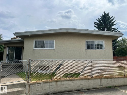 9536 151 Avenue Nw, Edmonton, AB - Outdoor